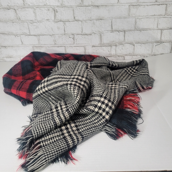 Nordstrom plaid print blanket scarf - Picture 3 of 16